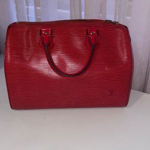 LOUIS VUITTON
Epi Speedy 25 Castillan Red